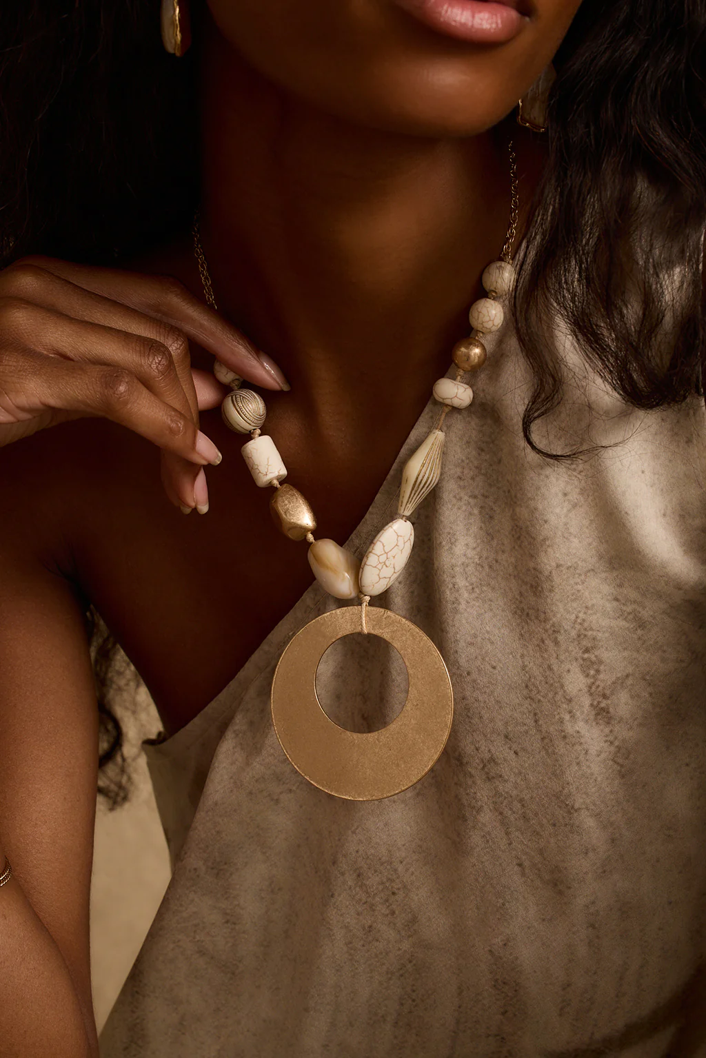 Coral Gold Beaded Necklace - Image 4