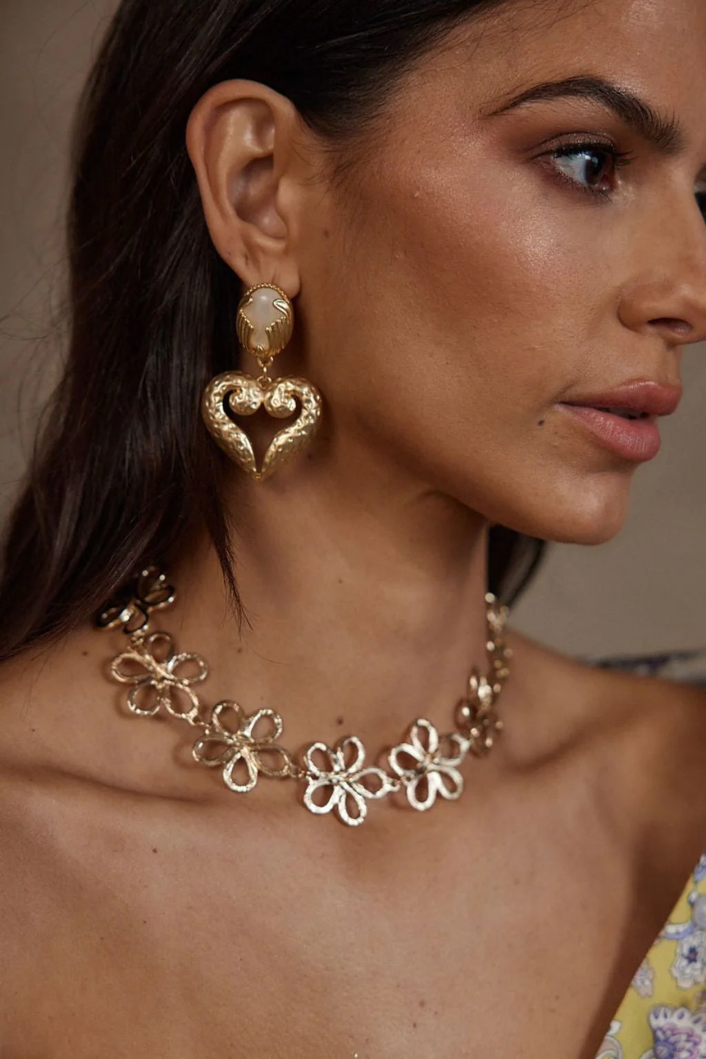 Eden Gold Flower Choker Necklace - Image 3
