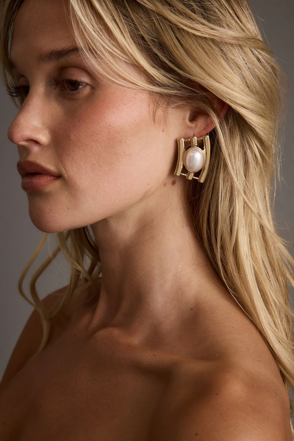 Greta Gold and Pearl Earrings - Image 2