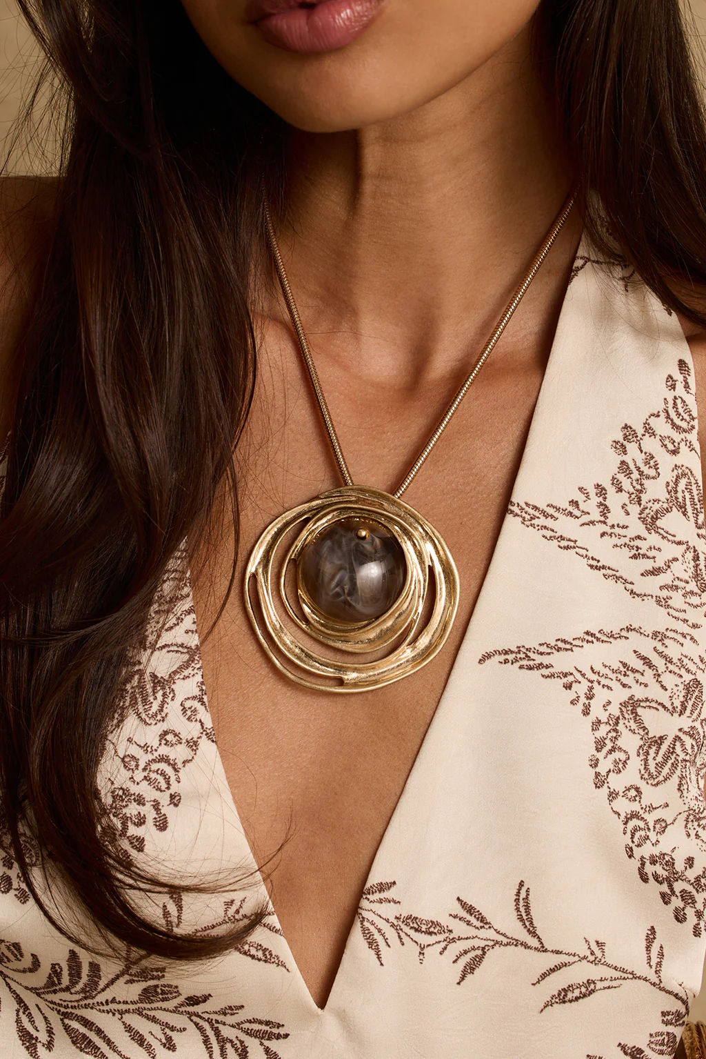 Queta Gold and Stone Pendant Necklace - Image 3