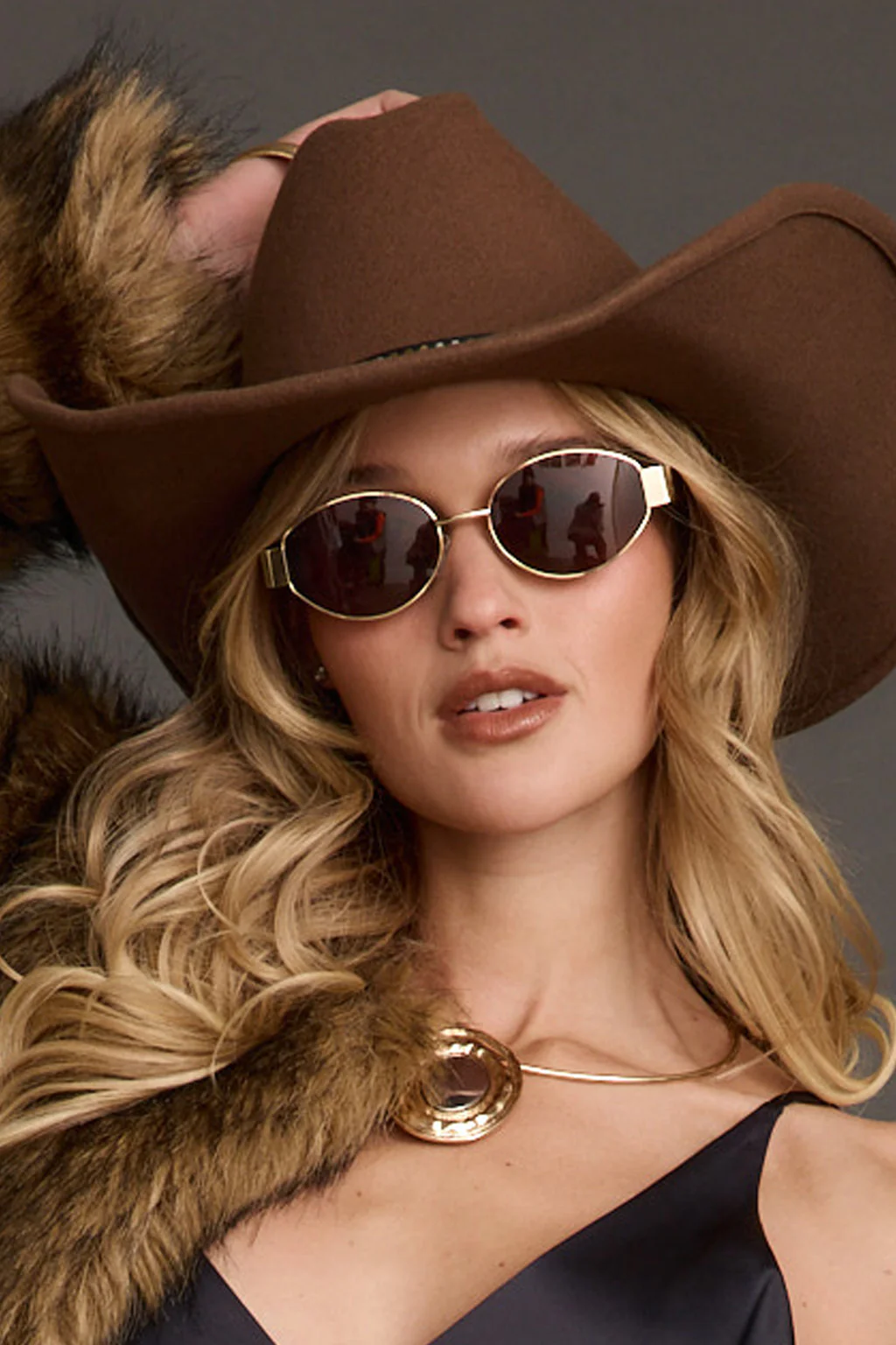 Riviera Round Frameless Sunglasses - Image 5